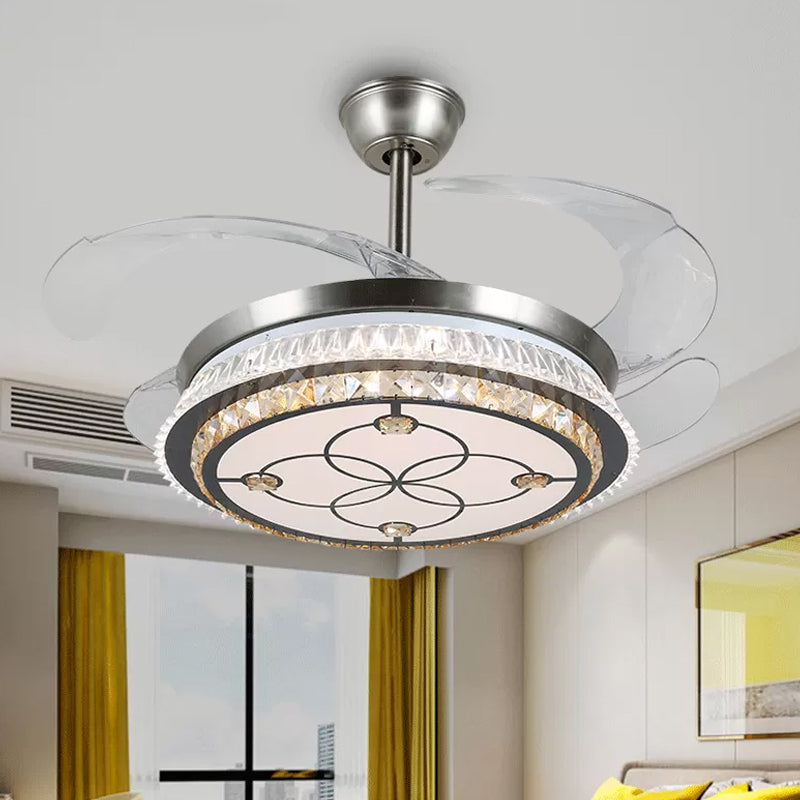Silberschicht 4 Blades Halbflush Mount Modernismus LED Crystal Anhänger Lüfterleuchte, 19 "breit