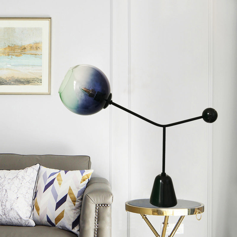 Lampada notturna a forma di fiore in vetro blu sbiadito Novità Lampada da tavolo nera moderna a 1 lampadina