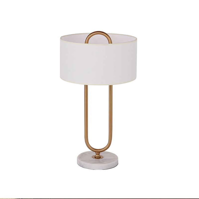 Lampada da comodino a tamburo bianco Lampada da comodino in tessuto minimalista a 1 lampadina con supporto ovale in ottone