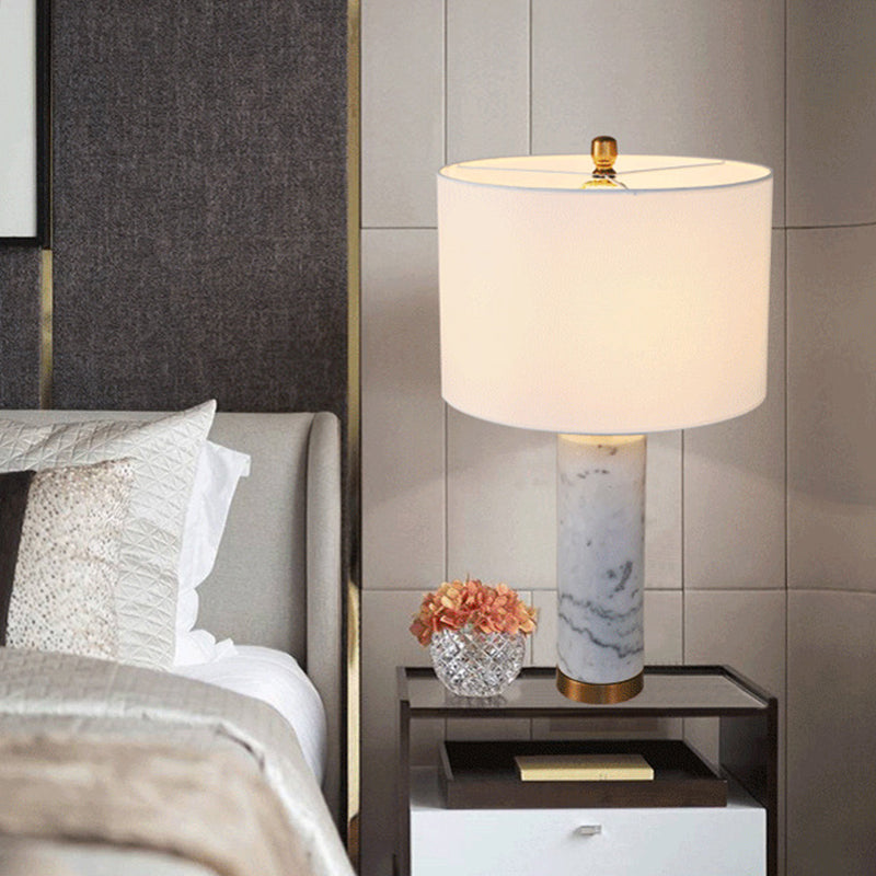 Lampada da tavolo minimalista a 1 luce in tessuto per soggiorno, con luce notturna e colonna in marmo in bianco/nero