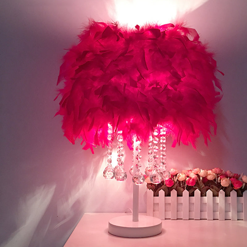 Feather Round Night Stand Lamp Light Contemporary 1-Bulb Red/Rosa/Purple Table Light con goccia di cristallo e base bianca/cromata