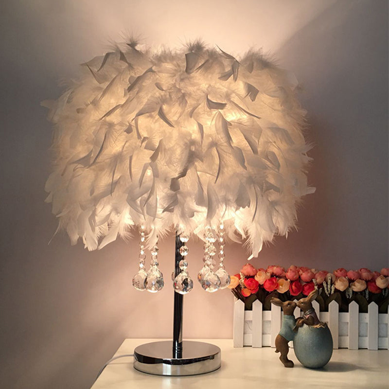 Feather Round Night Stand Lamp Light Contemporary 1-Bulb Red/Rosa/Purple Table Light con goccia di cristallo e base bianca/cromata