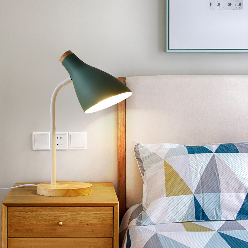 Corche de klaxon en métal Light Light Chambre adulte 1 ampoule Nordic Desk Light avec cordon de plug-in