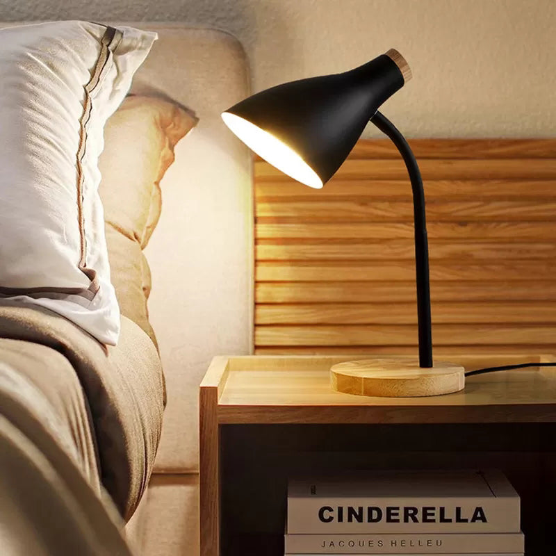 Nomba di corno in metallo Lettura Luce camera da letto per adulti 1 lampadina da scrivania nordica con cavo plug-in