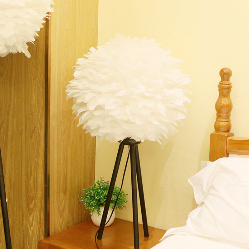 Global Feather Night Light Nordic 1-Light White/Red/Pink Table Lamp with 3-Leg Stand in Black/White