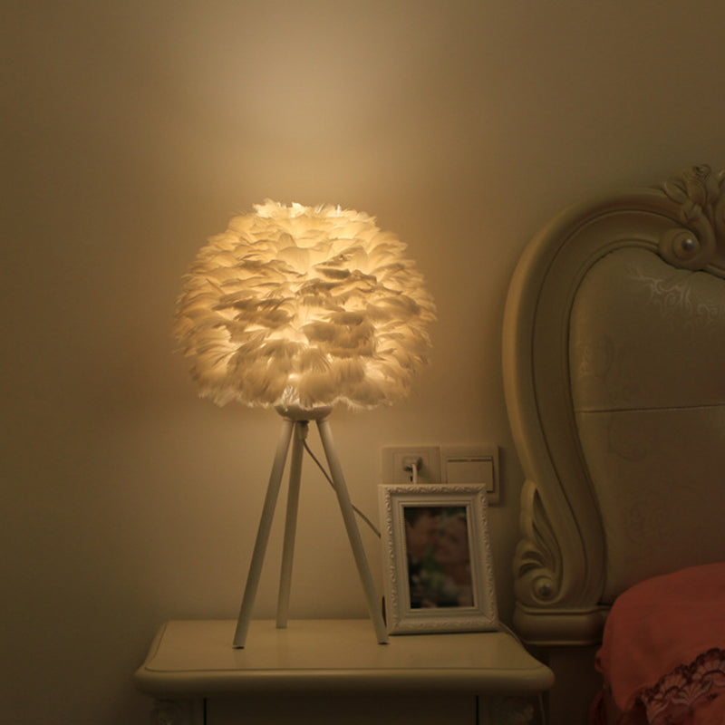 Global Feather Night Light Nordic 1-Light White/Red/Pink Table Lamp with 3-Leg Stand in Black/White