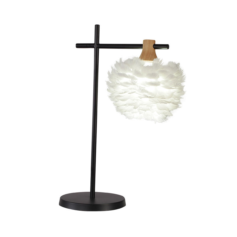 Nordic Mini Globe Night Light Feather 1-Licht-Schlafzimmertischlampe mit Kreuzarm in Schwarzweiß