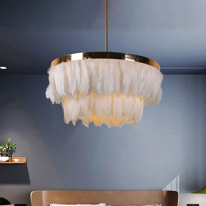 16 "/19.5" W lampadario conico a più tierte Nordic Feather 3 lampadine grigia/bianca/rossa Luce a sospensione per camera da letto per camera da letto