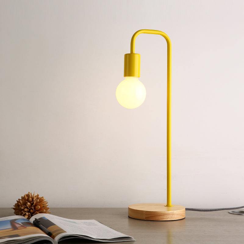 Dormitory Bare Shade Desk Light Metal 1 tête lampe de bureau de style simple avec cordon de plug-in