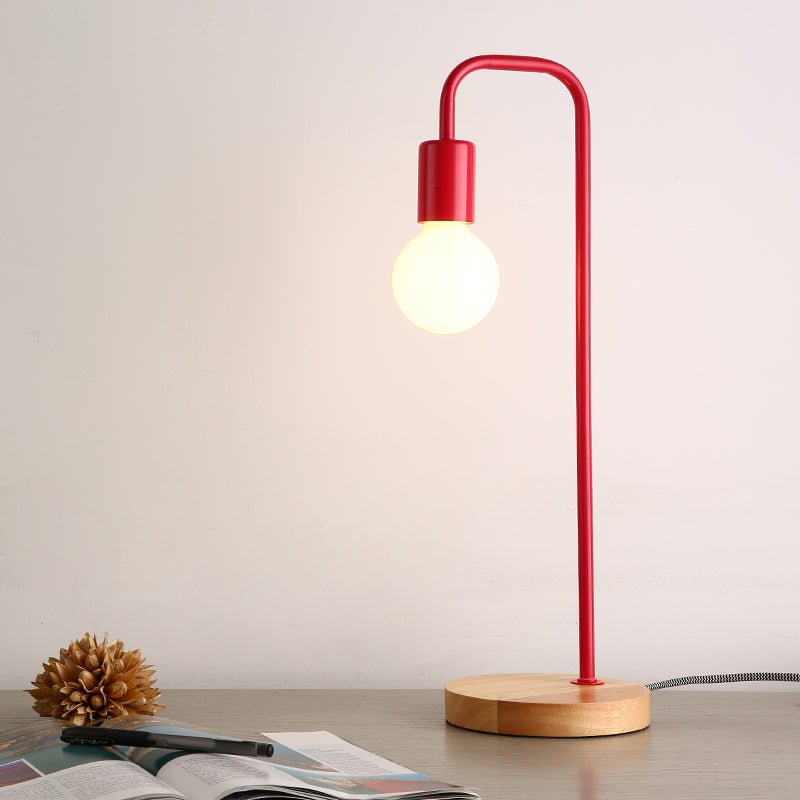 Dormitory Bare Shade Desk Light Metal 1 tête lampe de bureau de style simple avec cordon de plug-in