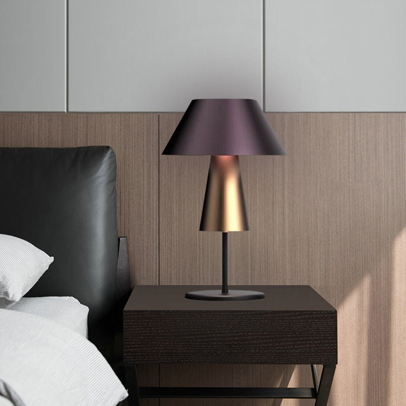 Metaalachtige 2-laags kegel nachtverlichting eenvoud 1 had bruine nachtkastje lamp voor het bed