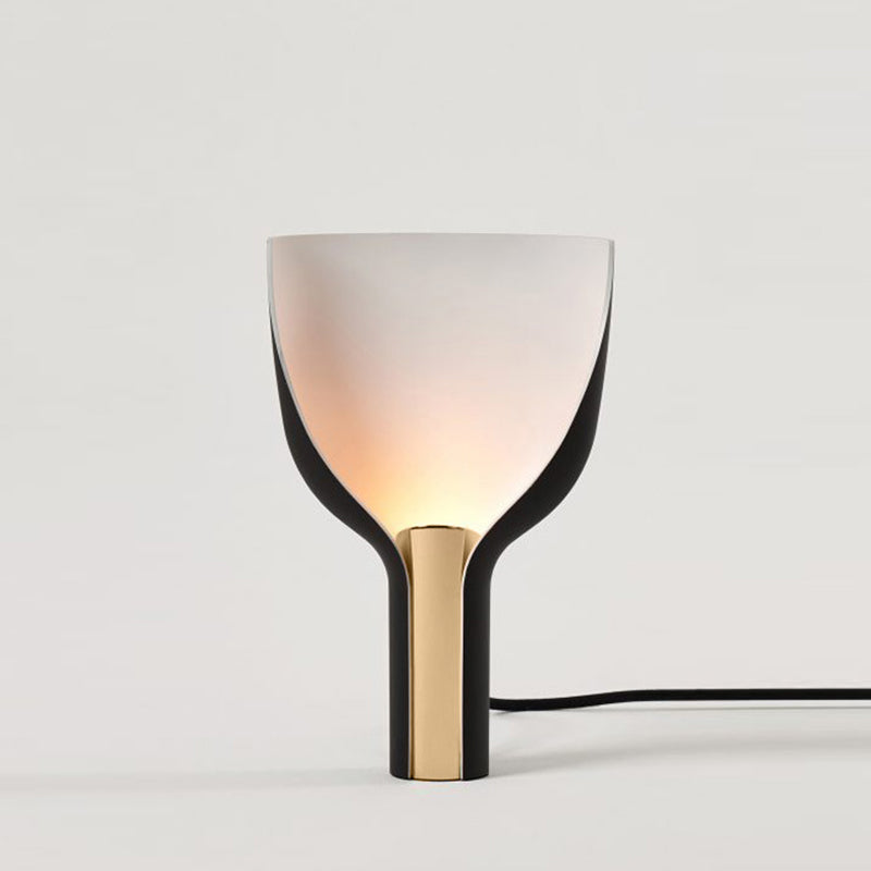 Comodino da camera da letto a mezzo imbuto, leggero, in metallo, a 1 luce, illuminazione da tavolo contemporanea in nero