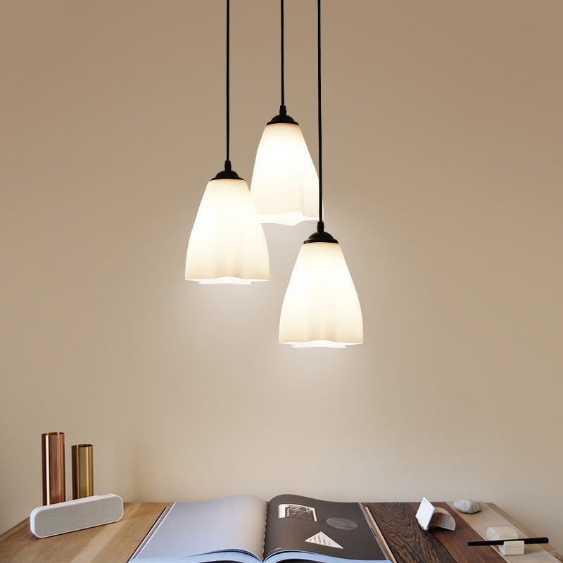 Wit glas gegolfd cluster hanger Simplicity Black Drop hanger met werveldign