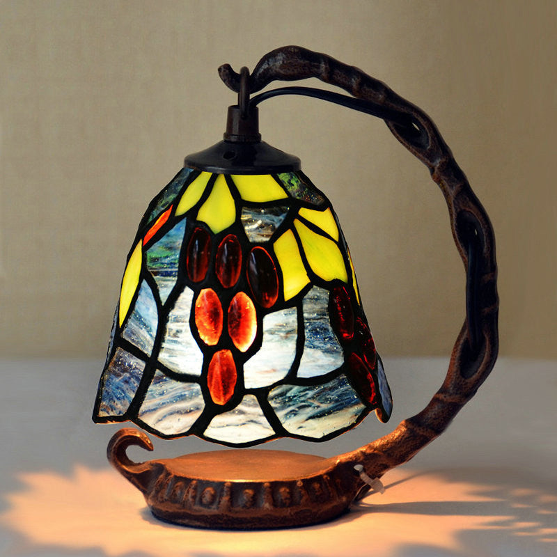 Lampada da tavolo con campana in vetro realizzata a mano in stile Tiffany, lampada da comodino blu a 1 testa con braccio curvo