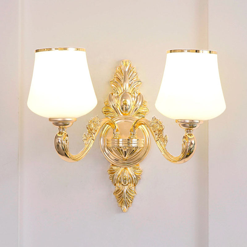 Colgante cónico colgante simple accesorio de iluminación de lámpara de oro de vidrio blanco con brazo desplazado