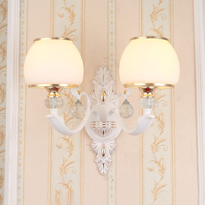 Éclairage mural en métal incurvé Idées d'éclairage mural en or moderne avec ombre en verre géométrie