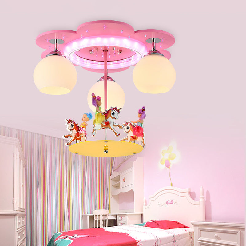 Pink Globe Inbouwarmatuur Creatief 3 Lampen Opaalglas Semi Inbouw Plafondlamp met Merry-Go-Round Beeldje