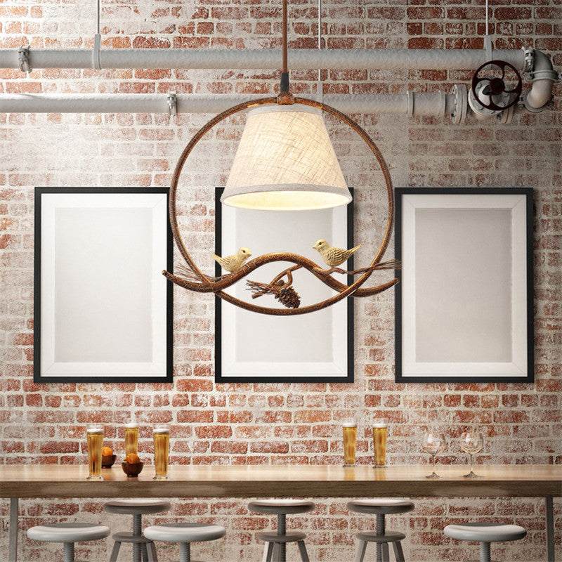 1 Côté Cône Light Pendant Country Rust Fabric de plafond suspendu avec cadre en métal et décoration d'oiseaux