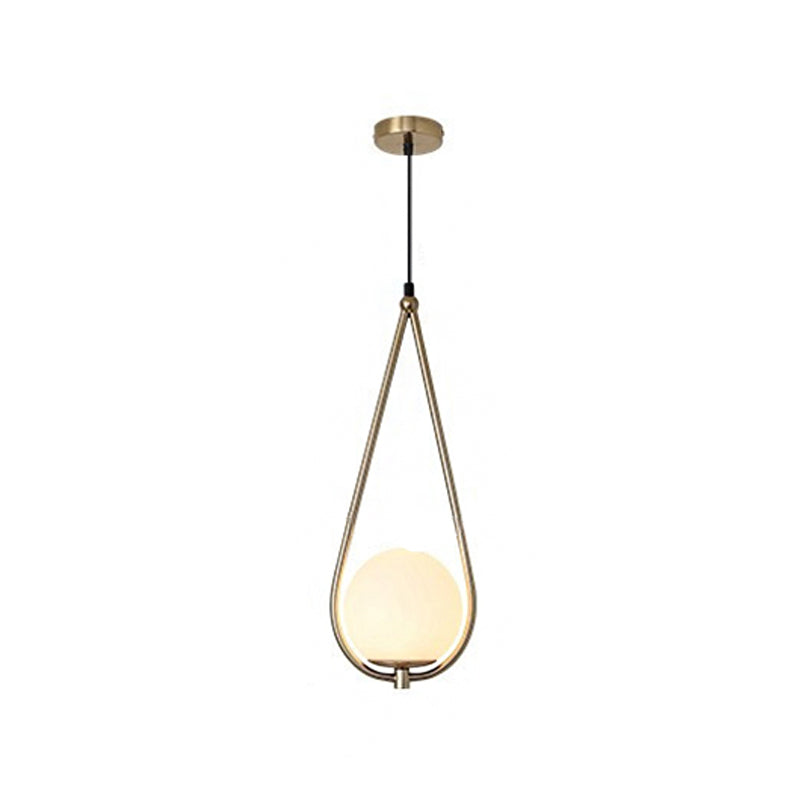 Goldene Kugel Drop Lampe zeitgenössische 1 Glühbirnen -Creme -Glas -Deckenleuchte für Schlafzimmer