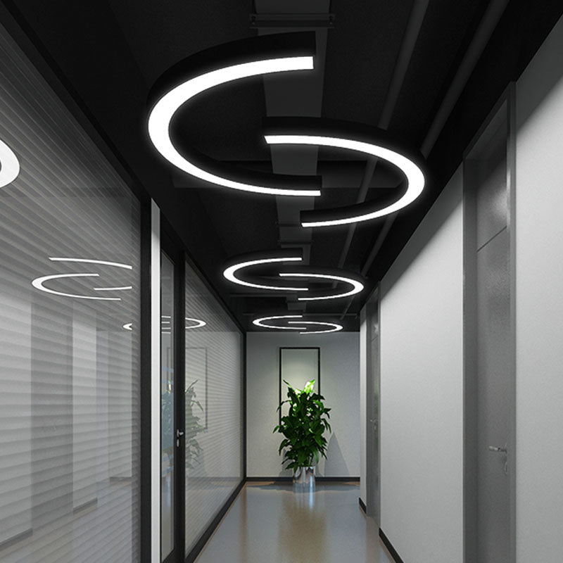 Lichtbogenform geformtes Fitnessstudio -Pendellampe Metall zeitgenössische LED Hanging Deckenleuchte in Schwarz