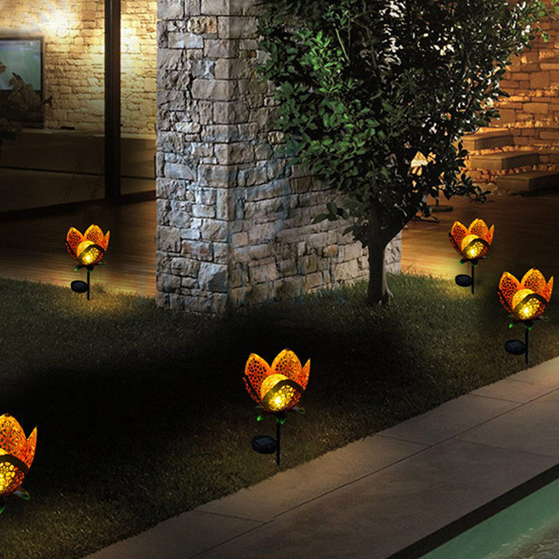 Red Flower-Shaped LED Lawn Lighting Artistic Metal Solar Stake Light for Courtyard