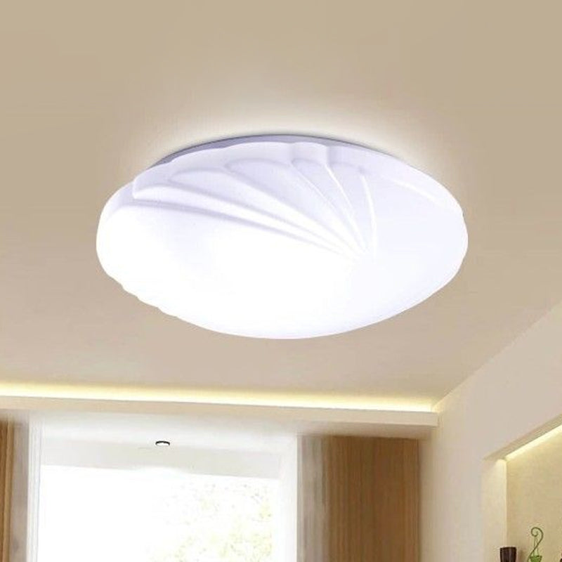 Contemporary Round Flush Ceiling Light Acrylic Bedroom LED Flush Mount Lighting Fixture in White