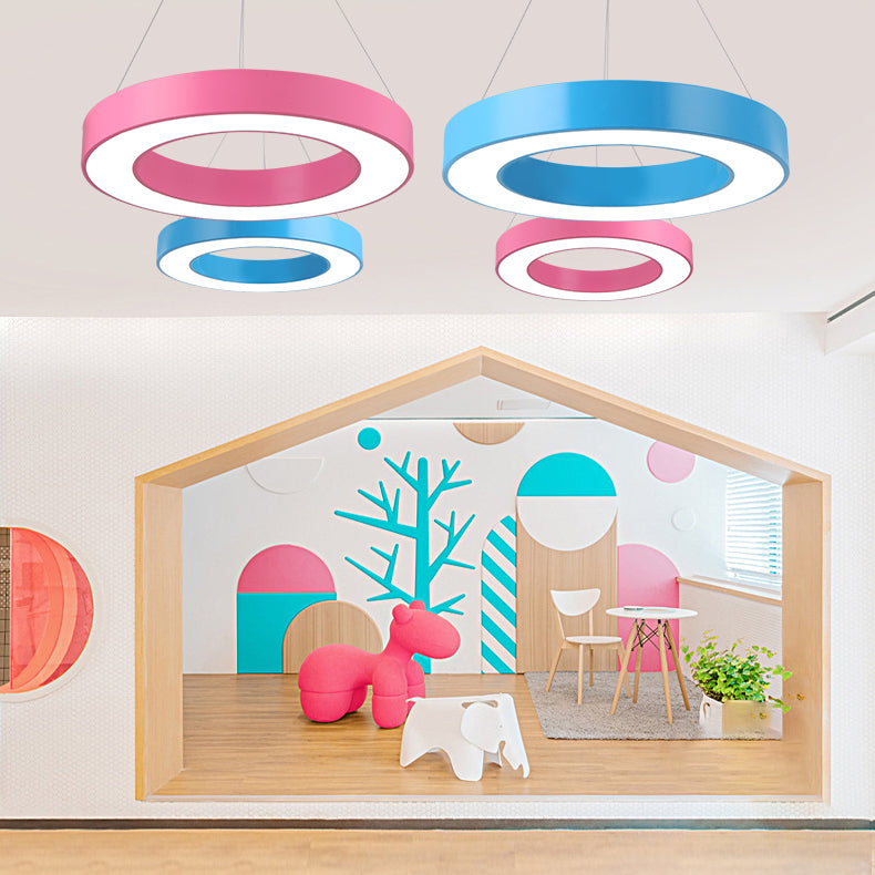 Luce a ciondolo a tamburo a LED integrato Luce a sospensione regolabile in metallo per sala da gioco