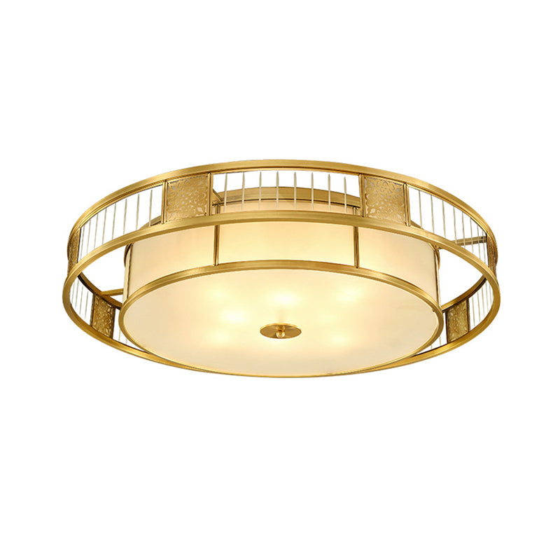 Trommelförmiges Wohnzimmer Flush Mount Licht Klassische Creme Glas Gold Flush Mount Befestigung mit Ausschnitt Metall Dekor