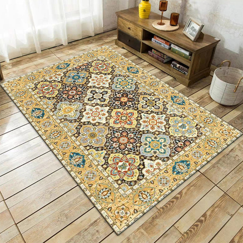 Persian Quatrefoil Patterned Rug Gold Polypropylene Area Carpet Machine Washable Stain Resistant Anti-Slip Backing Rug for Living Room