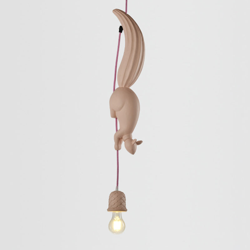 Squirrel de resina y decoración de arte de luz de techo de pinos 1 lámpara colgante de bombilla para comedor
