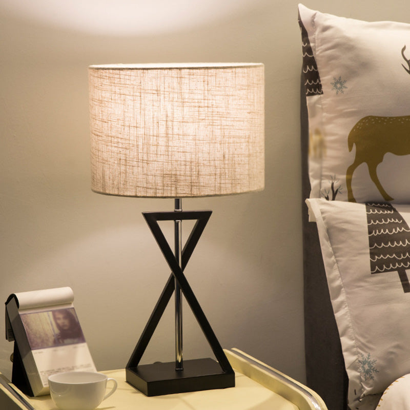 Drum Nightstand Lamp Simplicity Fabric Single Bedside Table Light with Hourglass Shaped Base