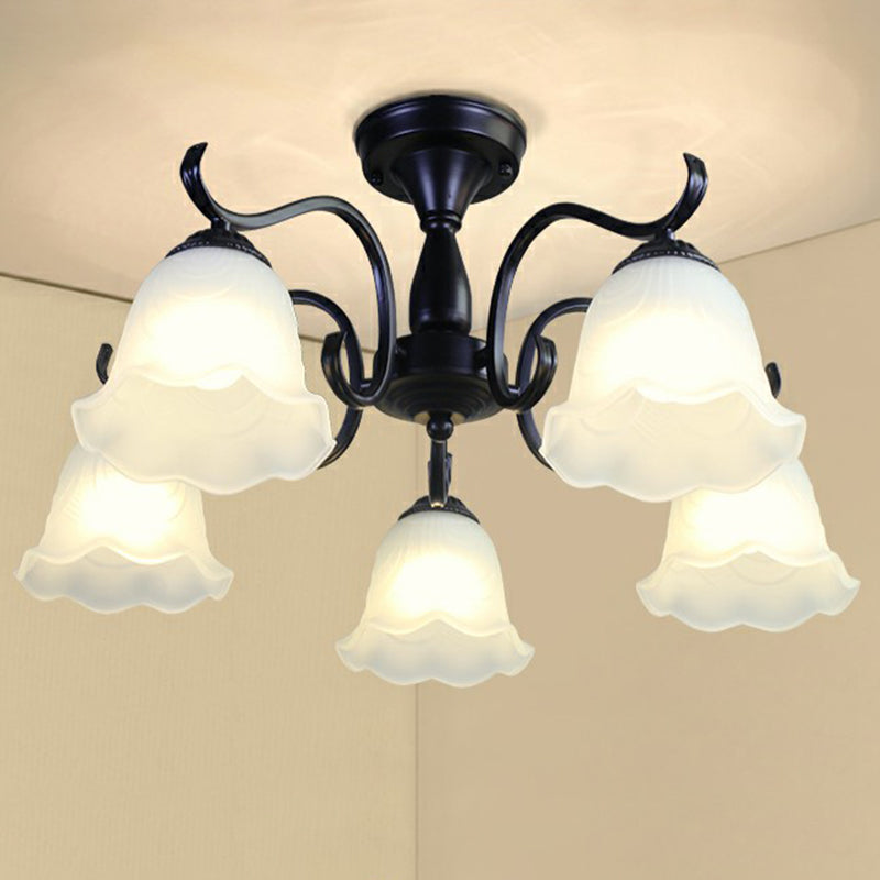 Zwarte belvormige semi -spoeling mount vintage opaalglas woonkamer dicht bij plafond kroonluchter