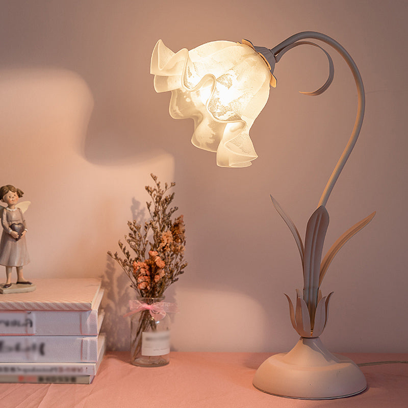 Lampada da tavolo a forma di giglio rosa coreano Opal Glass Opal Conooni per camera da letto singola Light