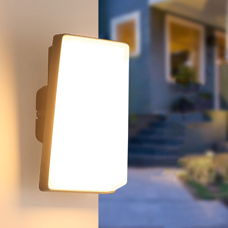 Lampada rettangolare minimalistica Lampada con applique del balcone Metallic LED Accensione murale con tonalità acrilica in nero