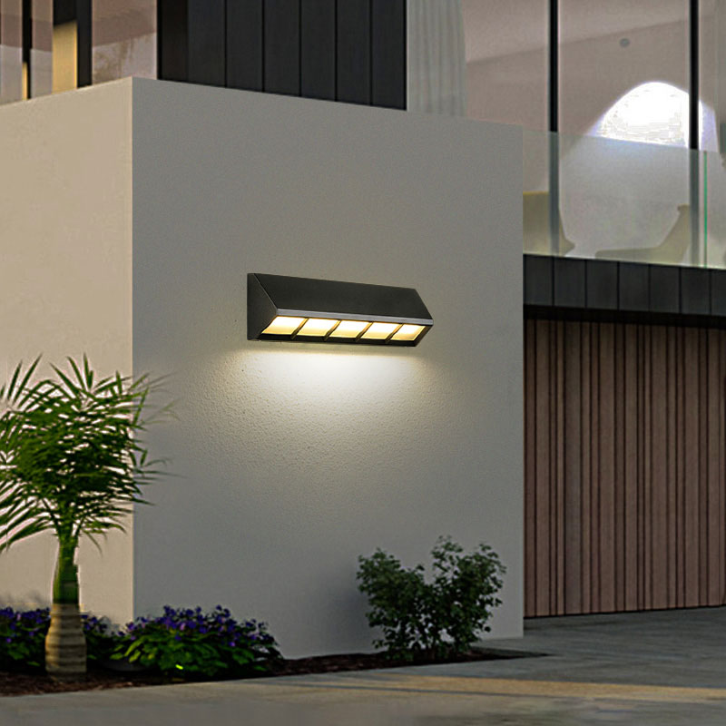 Triangular Prism Metallic LED Wall Mounted Light Simplicity Textured Black Wall Sconce Lighting for Patio