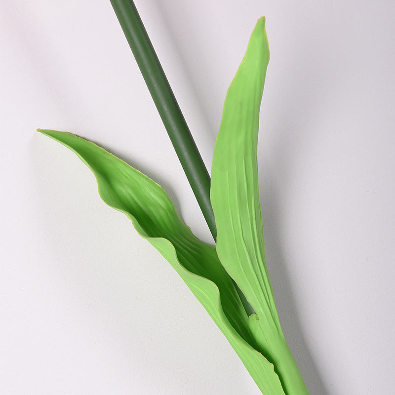 Plastic Lily Shaped LED Lawn Lighting Artistic Yellow Solar Stake Light for Backyard