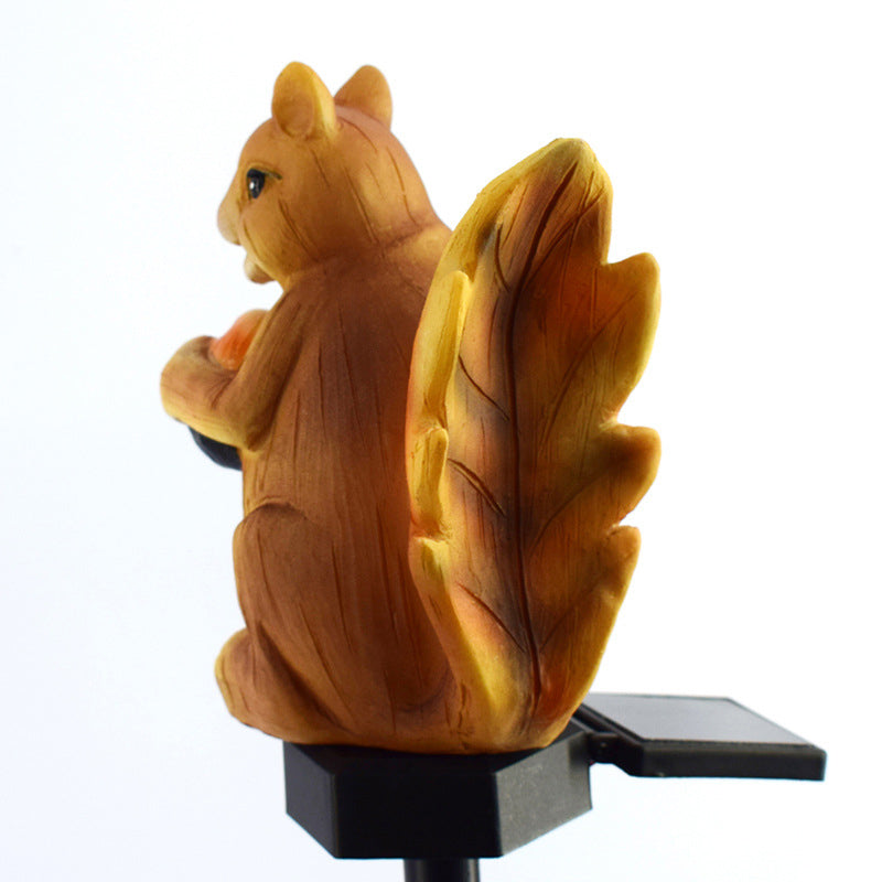 Resin Squirrel Shaped LED Lawn Lighting Artistic Brown Solar Stake Light for Courtyard