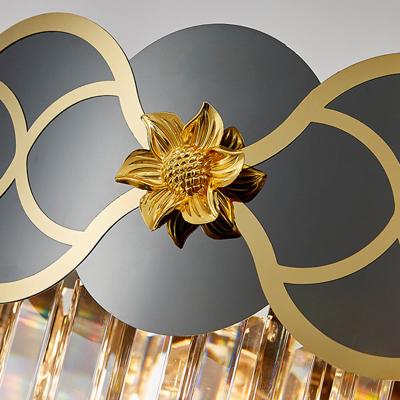 Iluminación de techo metálico floral lámpara de lámpara de araña dorada dorada posmoderna con decoración de cristal de tiras