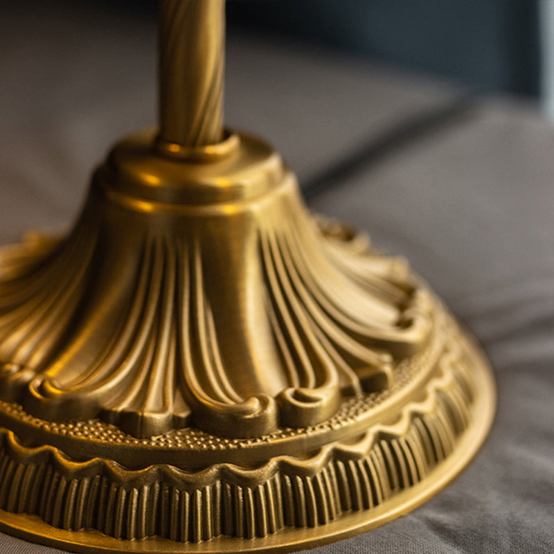 Lampada da comodino a lampadina singola Lampada da tavolo in cristallo a forma di corona antica in oro per camera da letto