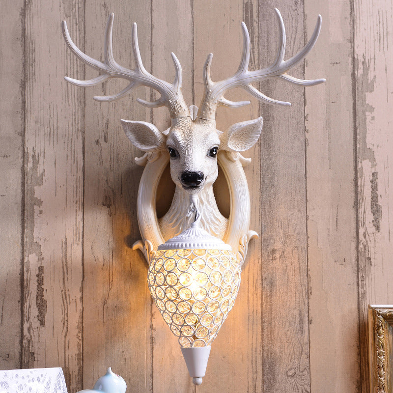 Lodge Deer Head Wall Light Fixture 1 Bulb Resin Wall Sconce with Teardrop Crystal Shade