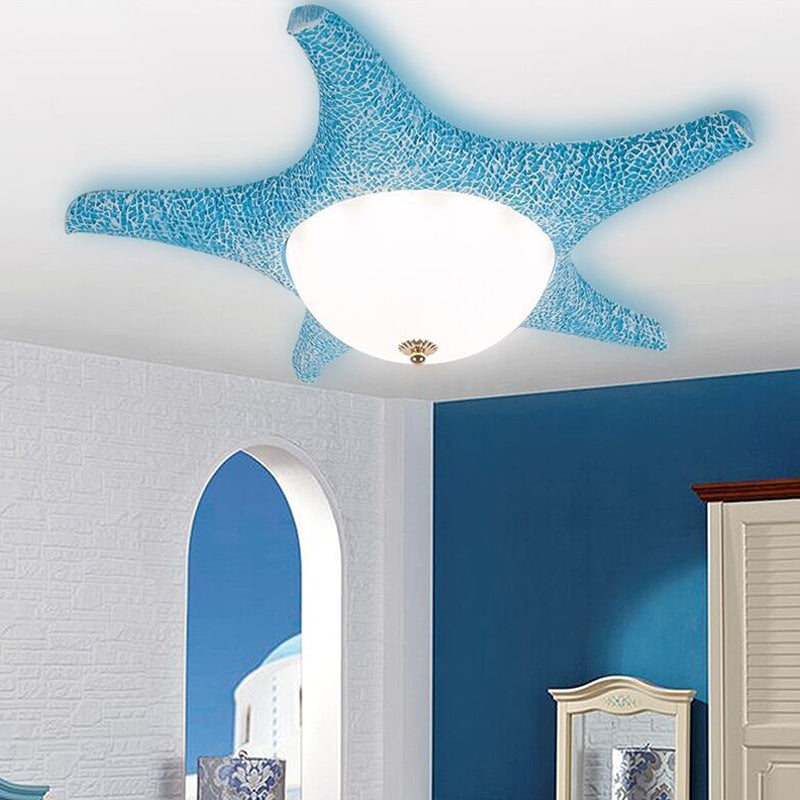 Starfish LED de jardin d'enfants Flush Mount Resin Kids Flushmount Ceiling Lighting with Dome Milky Glass Shade in Blue