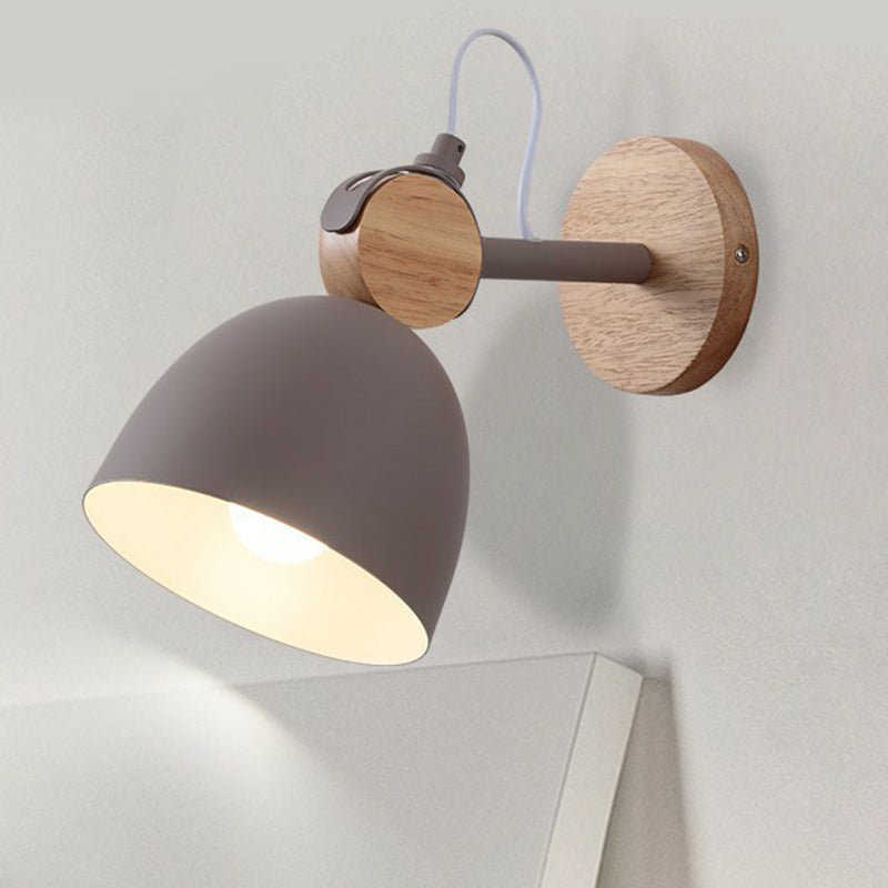 Einfachheit Glockenwandleuchte Metallic Ein-Bulb-Schlafzimmer-Wandmontagelampe mit Kreisholz-Rückenplatte