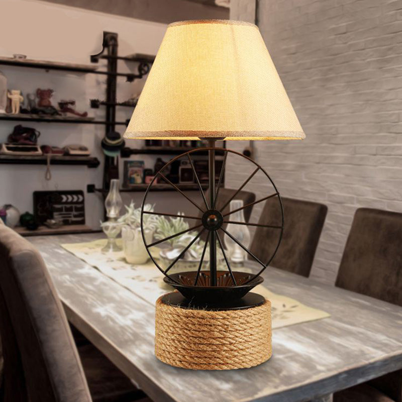 Fabric de bureau conique Éclairage de l'usine 1 lampe à table de corde à salle à manger légère en noir avec déco de roue