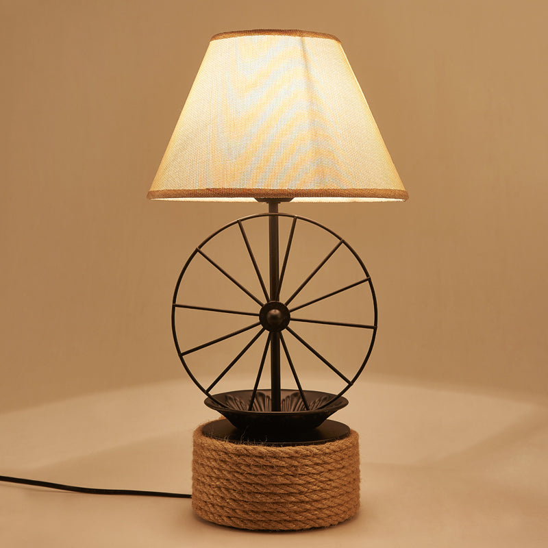 Fabric de bureau conique Éclairage de l'usine 1 lampe à table de corde à salle à manger légère en noir avec déco de roue