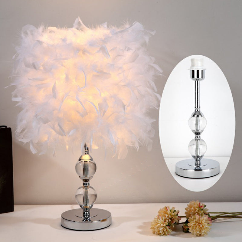 Cylindre Plume Nightstand lampe Arttics Single Nickel Table Éclairage pour chambre à coucher