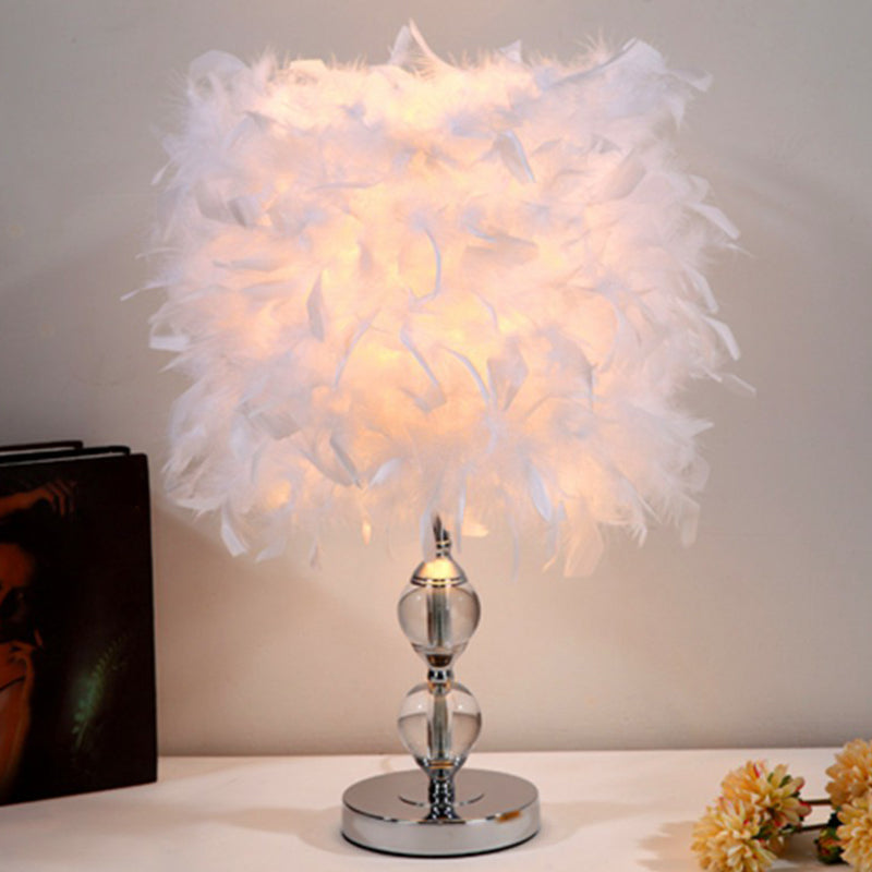Cylindre Plume Nightstand lampe Arttics Single Nickel Table Éclairage pour chambre à coucher