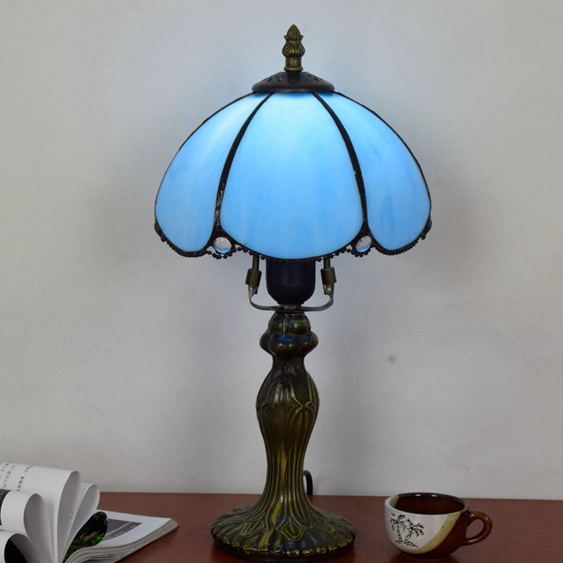 Luz de mesa de cúpula Lámpara de standly stily de vidrieras de una sola bomba para dormitorio