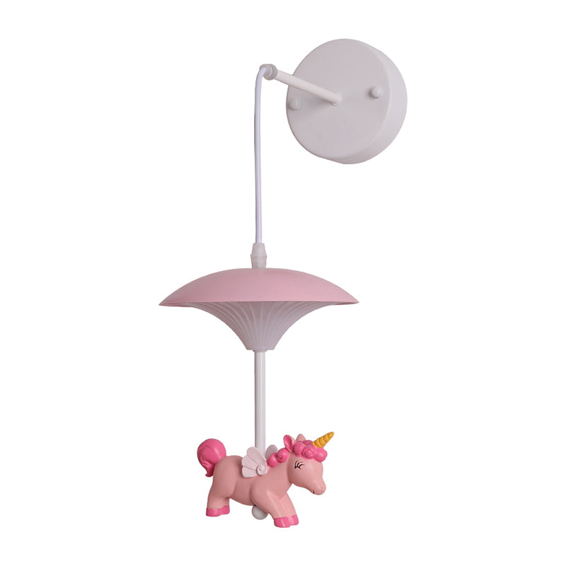 Apparecchio di illuminazione a parete a led metallici a forma di funghi con un unicorno in resina
