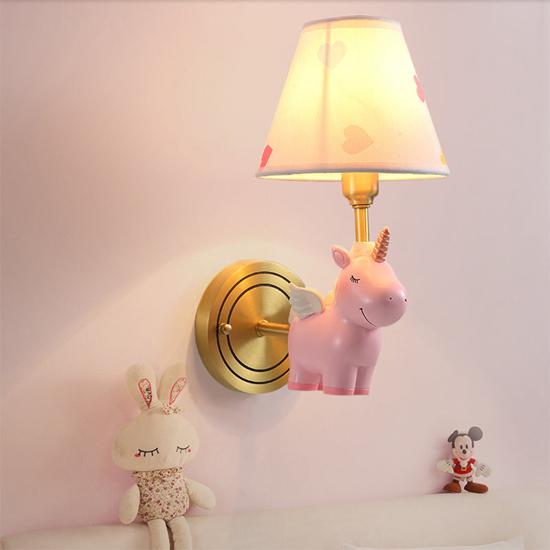 Empire Shade Nursery Mur Light Fabric Pink Cartoon Wall Lighting Fixture avec résine Unicorn