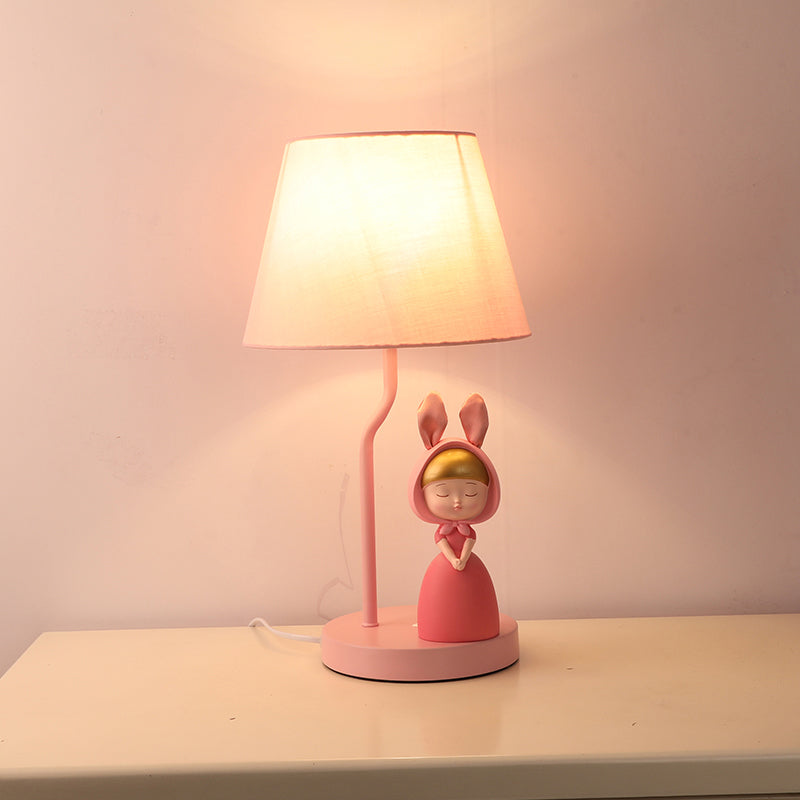 Taps toelopende trommel nachtkastje lamp kinderen stof met één bulb slaapkamer tafellicht met hars beeldje in roze